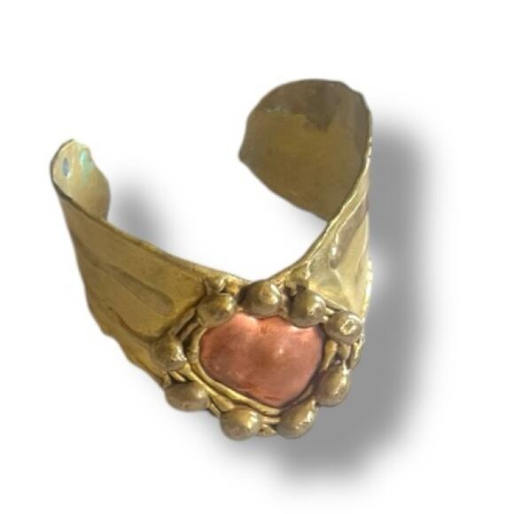 Vintage brass and copper cuff handmade artisan bracelet - Picture 2 of 6